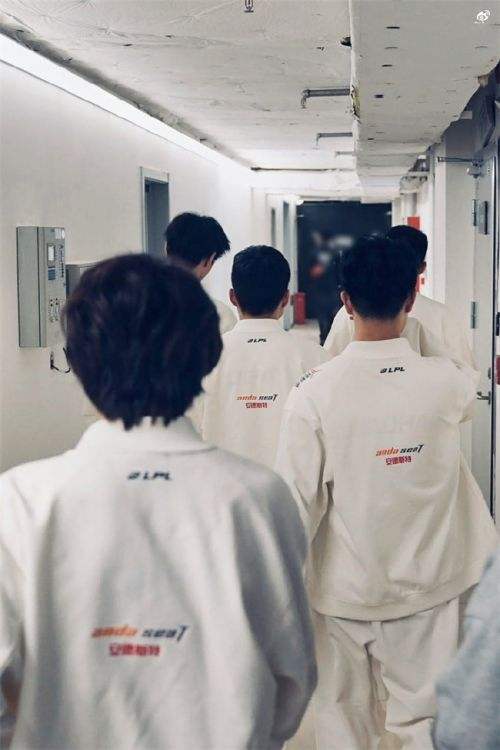 春季赛季后赛征程遗憾落幕,WBG演绎电竞精神