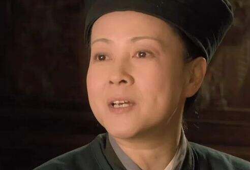 《甄嬛传》甄嬛嫁果郡王,为何舒太妃不反对?原剧中早有提示,不愧是康熙最宠的妃子