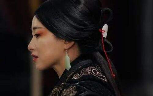《雪中悍刀行》她是全剧的战力天花板,但凡徐凤年叫她声小妈,开局直接大结局