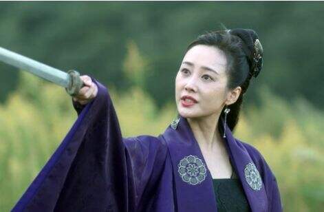 《雪中悍刀行》轩辕夫人为何与老祖宗“双修”？她不仅坑了丈夫，甚至还害了女儿