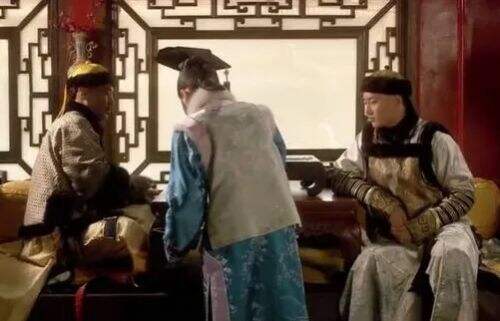 《甄嬛传》选秀那日甄嬛已见过皇上,为何后面却仍误认作果郡王?其实背后另有原因