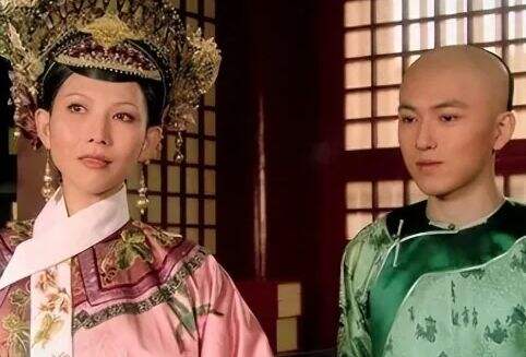 《甄嬛传》弘历同意娶青樱,难道真的只是听甄嬛话吗?其实他心里早有打算