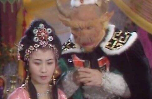 《西游记》孙悟空的情商其实很高,剧中多处早有显示,放现代妥妥的撩妹高手