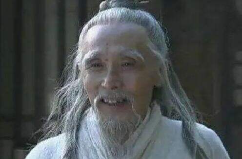 《三国演义》水镜先生只给刘备推荐了卧龙凤雏,为何不推荐司马懿?其实他另有深意