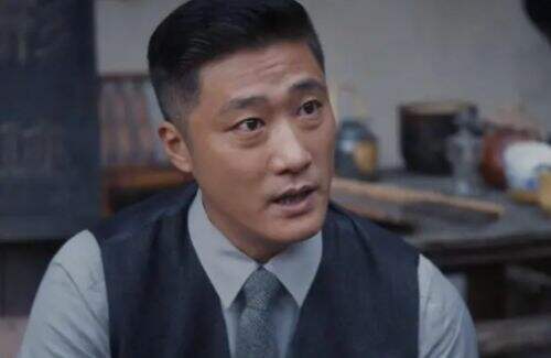 《孤舟》他才是剧中隐藏最深的,竟是顾易中真正的上线,叛徒可算是藏不住了