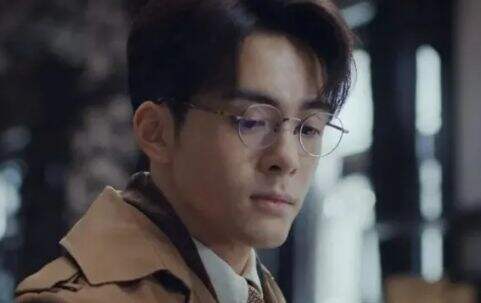 《孤舟》“八号细胞”就在肖若彤身边，周知非的潜台词暴露了真实身份，算计太狠！