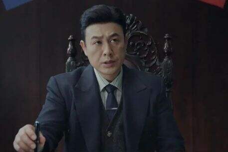《孤舟》叛徒不止“八号细胞”一人!周知非拿出画像,众人才知晓,竟还是老熟人?