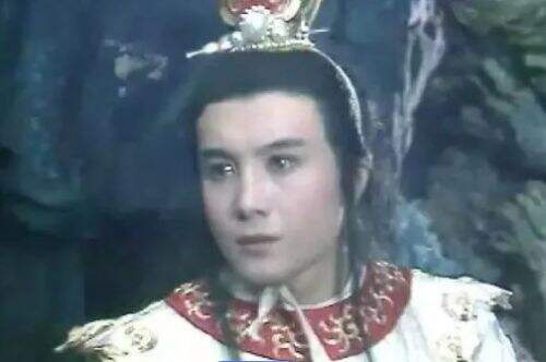 《西游记》万圣公主为何不喜欢小白龙,却喜欢无家世背景的九头虫?