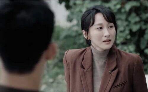 《雪迷宫》姜小海认郑北当大哥另有目的，认警察当靠山，再度上演狂飙剧情