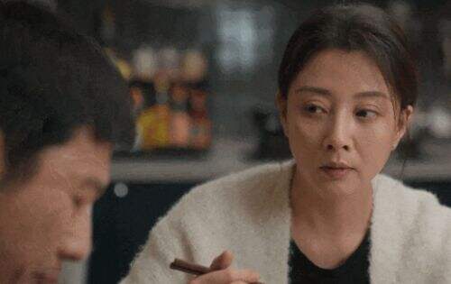 《凡人歌》被批评“贩卖焦虑”，一部剧，拍出了每个人的脆弱和恐惧