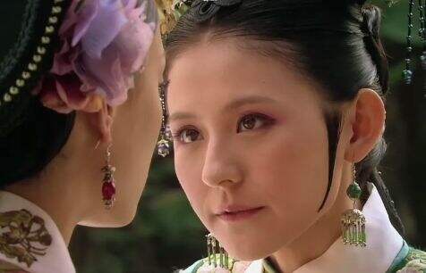 《甄嬛传》为什么宫女都欺负安陵容,却没人敢欺负叶澜依?只因她太廉价