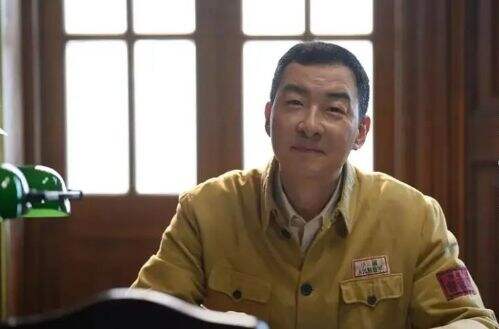 《暗夜与黎明》头号卧底被揭露,这3人嫌疑重大,而他备受争议
