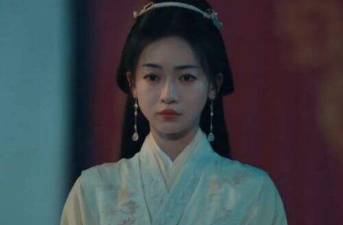 《春花焰》大结局强行BE收尾,开头一群人,结尾一堆坟,连配角都没放过