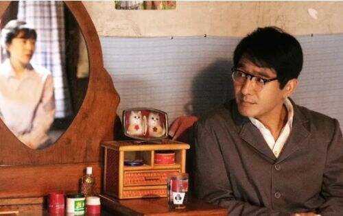 《小巷人家》黄玲与庄超英的婚姻,并不是互相救赎,而是真正能懂得彼此