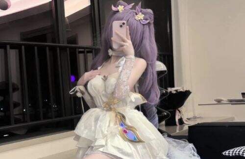 美女姐姐COS《原神》角色：婚纱刻晴，勒肉申鹤，制服ol将军，XP党狂喜！