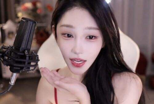 美女主播称不想再赚男人的钱，打算去做健身教练，直言自己全网无任何黑料