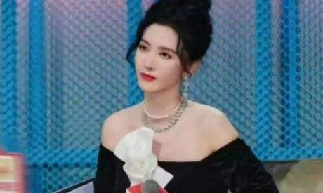 《九重紫》她不愧是最美“老板娘”,演技颜值双在线,难怪能力压孟子义
