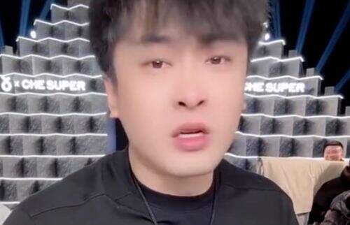 辛巴直播自曝患病,需要靠吸氧来缓解,被告诫身体状况堪忧
