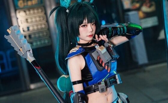 小萌妹COS《绝区零》青衣:S级击破代理人,战斗形态的前辈也太美了
