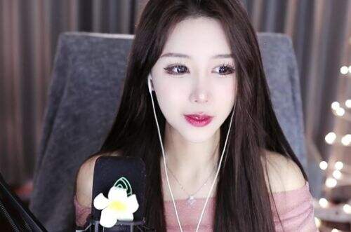 女主播自曝天价出场费,称只要大哥粉给钱就行,网友:谁会愿意?