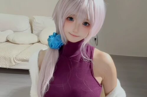 00后小姐姐COS漫画雪女,好身材太吸睛,衣服都快撑不住,谁能不爱