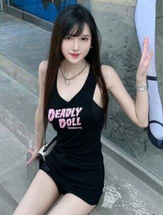 腐团儿COS圣诞小鹿,大长腿十分迷人,网友:不愧是宅男女神