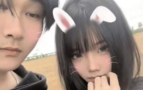 百万网红帮女友涨粉300万,不料反被送“青青草原”,街头怒骂引热议