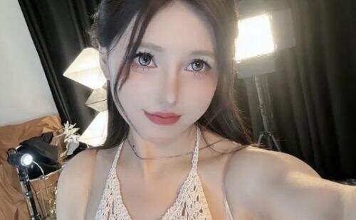 “高配版”米娜否认模仿别人，米娜本人回应：不要再给她热度了