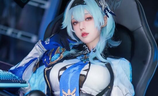 《原神》优菈绝美COS：服饰装扮1:1还原，高挑身材太诱人，很难超越