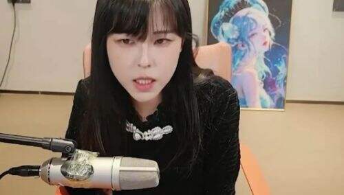 沫子合同即将到期被限流,直播透露接下来计划,欲打算换平台发展