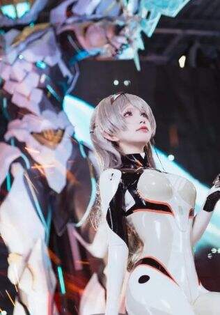 崩铁流萤作战服COS: