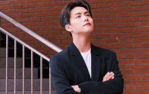 李明德怒斥男一号耍大牌,连发多条微博爆上热搜,打响内娱反击第一枪