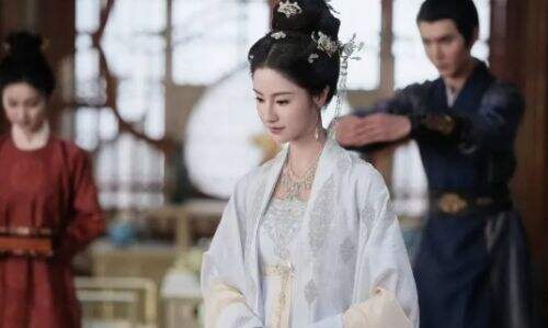 《大奉打更人》同样是演公主，田曦薇与毛晓慧差别太大，风格完全不同