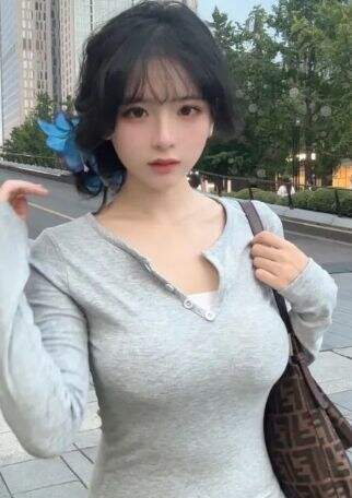 高颜值Coser小姐姐开直播教书育人,竟引百万粉丝驻足观看,太绝了