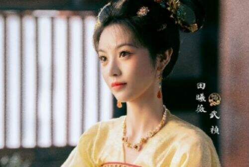 《子夜归》腾讯首播，田曦薇又一新剧来袭，白天恋爱夜晚互斗，太好磕了