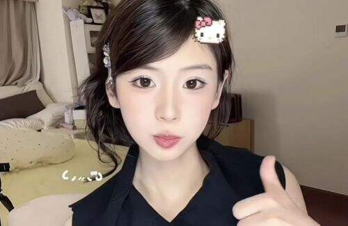 美女打分博主一夜爆火,众男粉频频连线求被骂,网友:理解不了