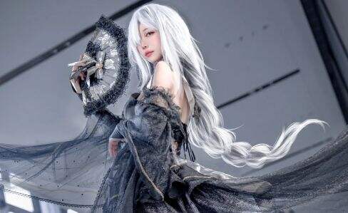 《原神》申鹤黑色嫁衣COS:御姐气质十足,冷艳若冰霜,简直太美了