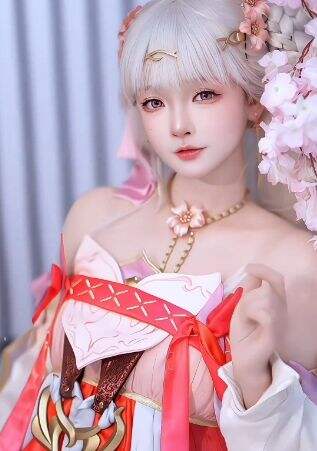 《鸣潮》今汐绝美COS:桃夭灼灼,粉艳动人,这样的今汐也太仙了