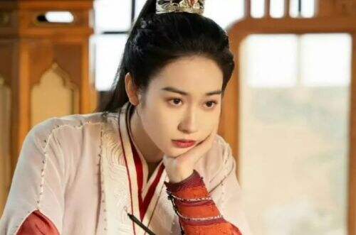 《大奉打更人》26岁的她成“拽姐”专业户，一出场就是妥妥的飒冰美人