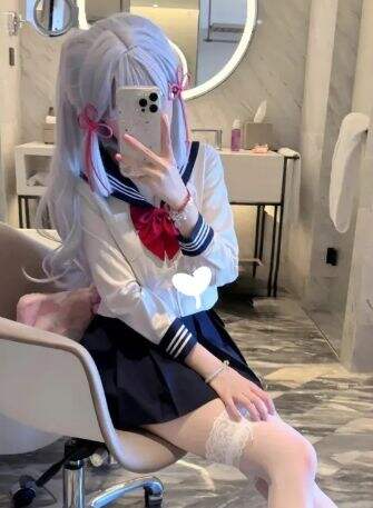 《原神》神里绫华COS:白袜女友既视感,青春气息满满,美得让人陶醉