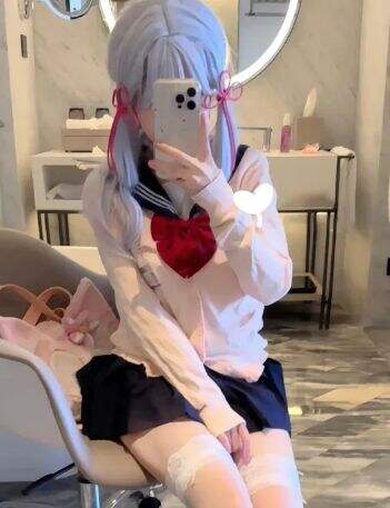 《原神》神里绫华COS:白袜女友既视感,青春气息满满,美得让人陶醉