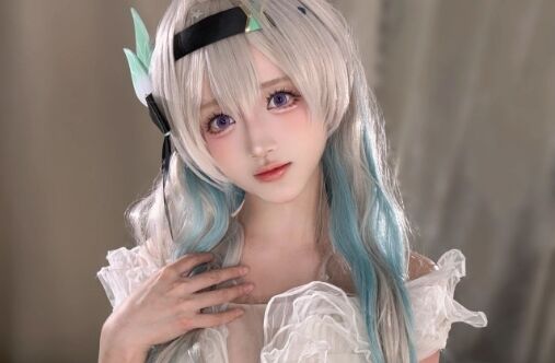 崩铁流萤COS:花嫁流萤太美了,白色婚纱尽显温柔,当场原地结婚