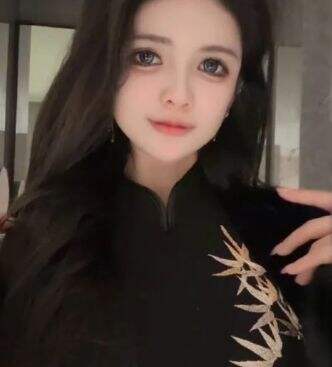 狗头萝莉为珍珠店拍宣传视频,亲自盛装上阵获好评,网友:越来越好了