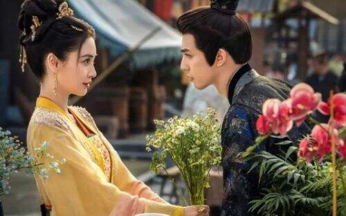《相思令》空降首播,杨颖复出引热议,网友:演技还是一如既往差