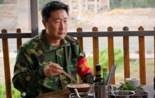 《驻站》临近结局才发现,常胜抓货盗只是辅助,真正主线更让人动容