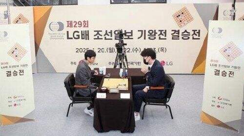 棋手柯洁遭遇裁判不公对待，怒而退赛抗议，对手直接0负1胜夺冠