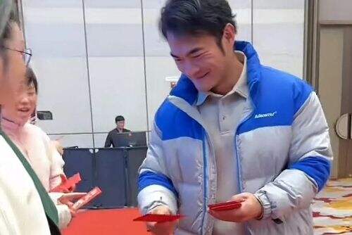 同样是带货翻车,小杨哥凉了,东北雨姐被封,而他反而涨粉超百万