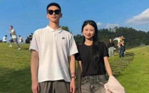 浙大网红陈娴官宣恋情,男方疑似是现役军人,网友:千万别上头了
