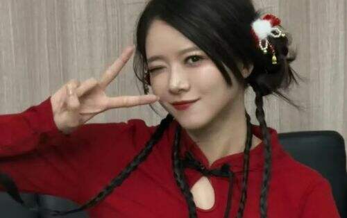 女主持骆歆称喜欢大40岁的,父亲听后当场红温,节目效果拉满