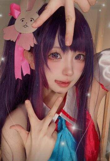 《我推的孩子》星野爱COS:还原度超高,眼里都是星星,可爱程度拉满